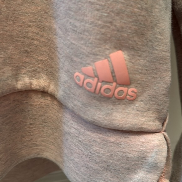 Adorable peach blush heather tone cropped Adidas sweatshirt size medium. - Picture 2 of 10
